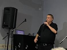 RJ;s Rock& Roll Dinner